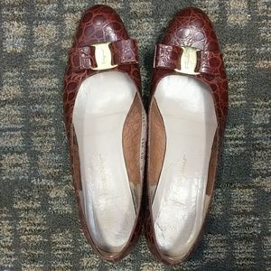 Ferragamo Vara pumps